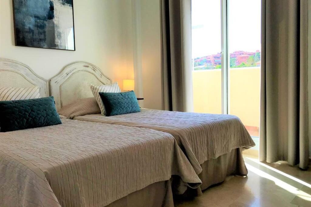 Penthouse Bermuda Beach 2 Estepona Exteriör bild